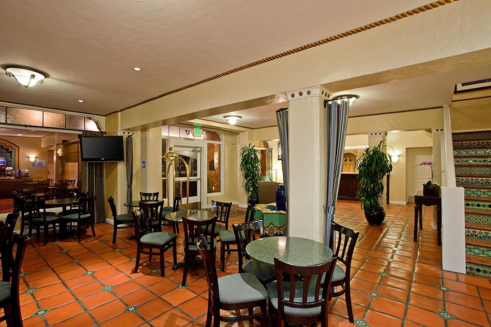 Hotel Virginia Santa Barbara, Tapestry Collection By Hilton Bagian luar foto