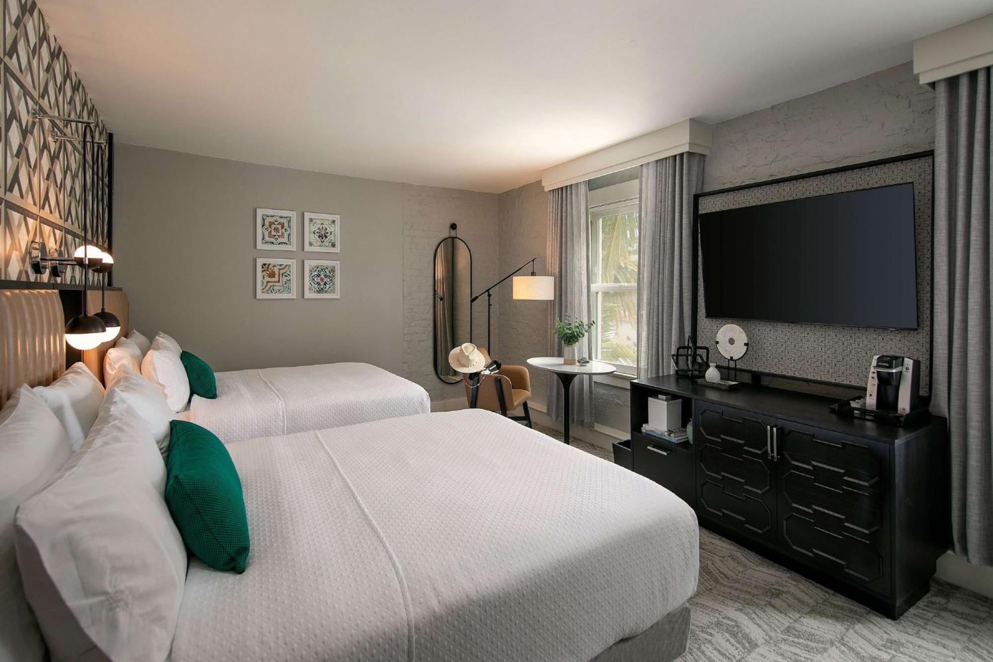 Hotel Virginia Santa Barbara, Tapestry Collection By Hilton Bagian luar foto